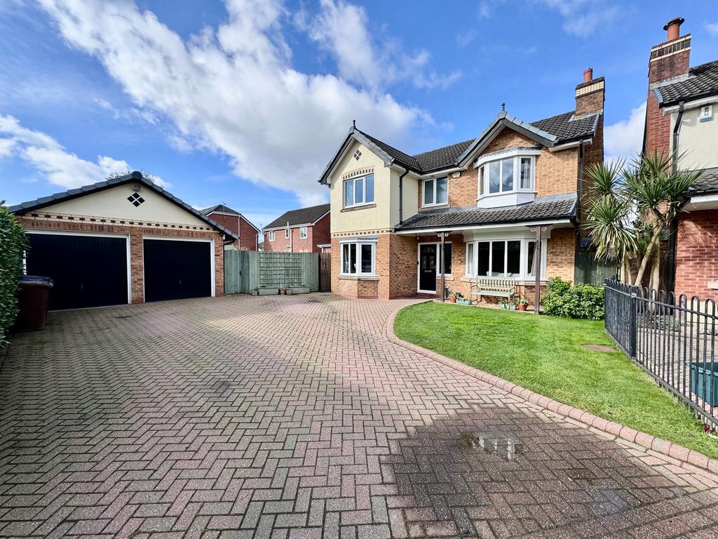 Moorside Drive, Penwortham, Preston, PR1 4 bed detached house for sale