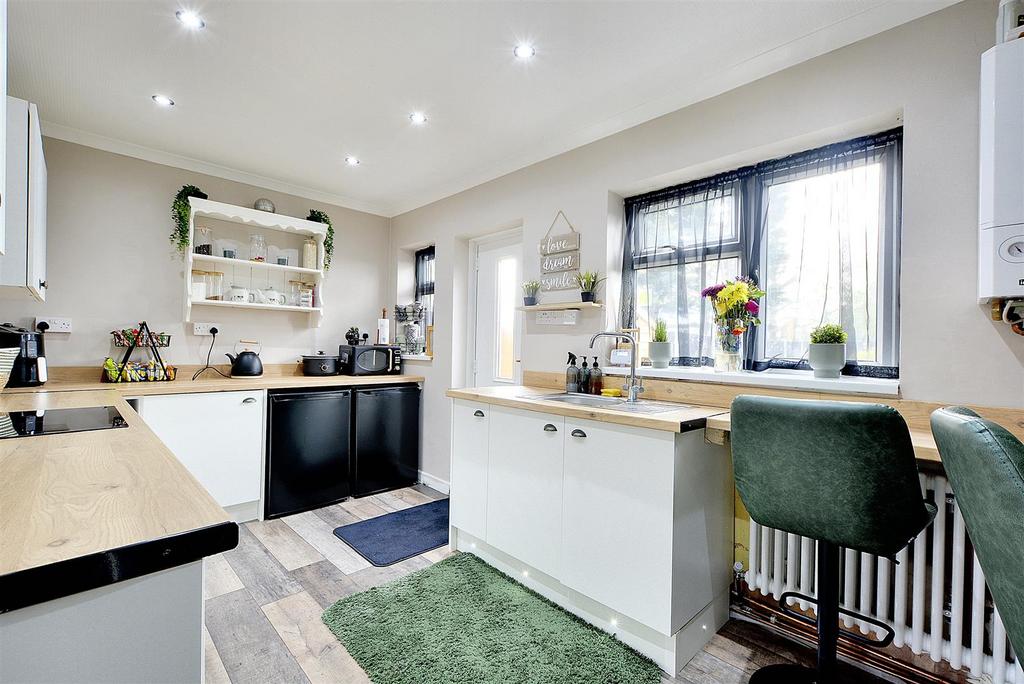 Kitchen 1.jpeg