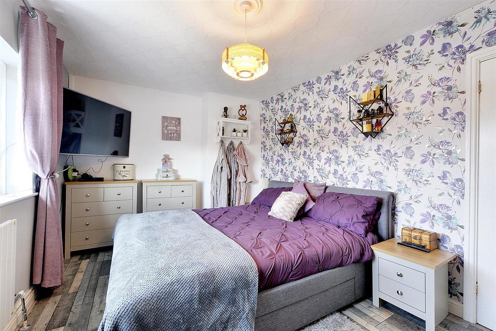 Bedroom 1 2.jpeg