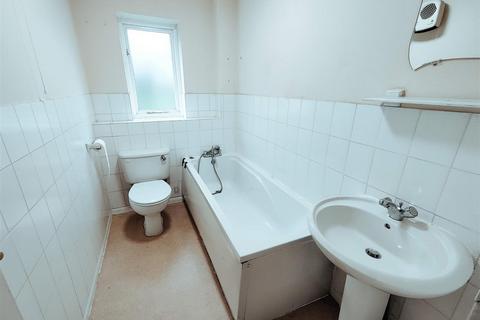 270 Heathfield Drive, Mitcham, CR4 3RJ