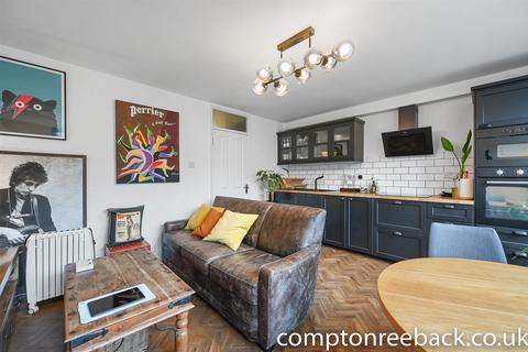 4 bedroom house to rent - Downfield Close, London W9
