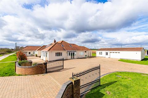 4 bedroom detached bungalow for sale, Leys Lane, Winterton