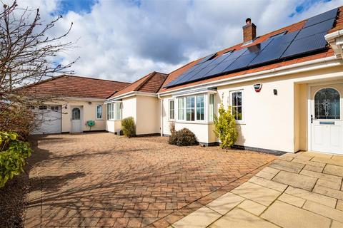 4 bedroom detached bungalow for sale, Leys Lane, Winterton