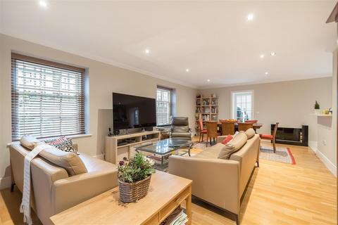 3 bedroom flat for sale, West Heath Avenue, Golders Green, NW11