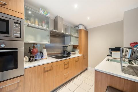 3 bedroom flat for sale, West Heath Avenue, Golders Green, NW11