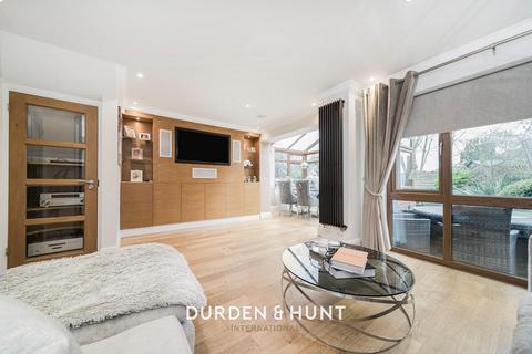 7 Regency Gardens, Hornchurch, RM11 1PP