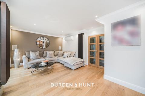 7 Regency Gardens, Hornchurch, RM11 1PP