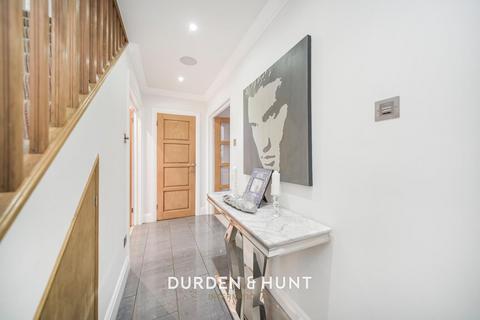 7 Regency Gardens, Hornchurch, RM11 1PP