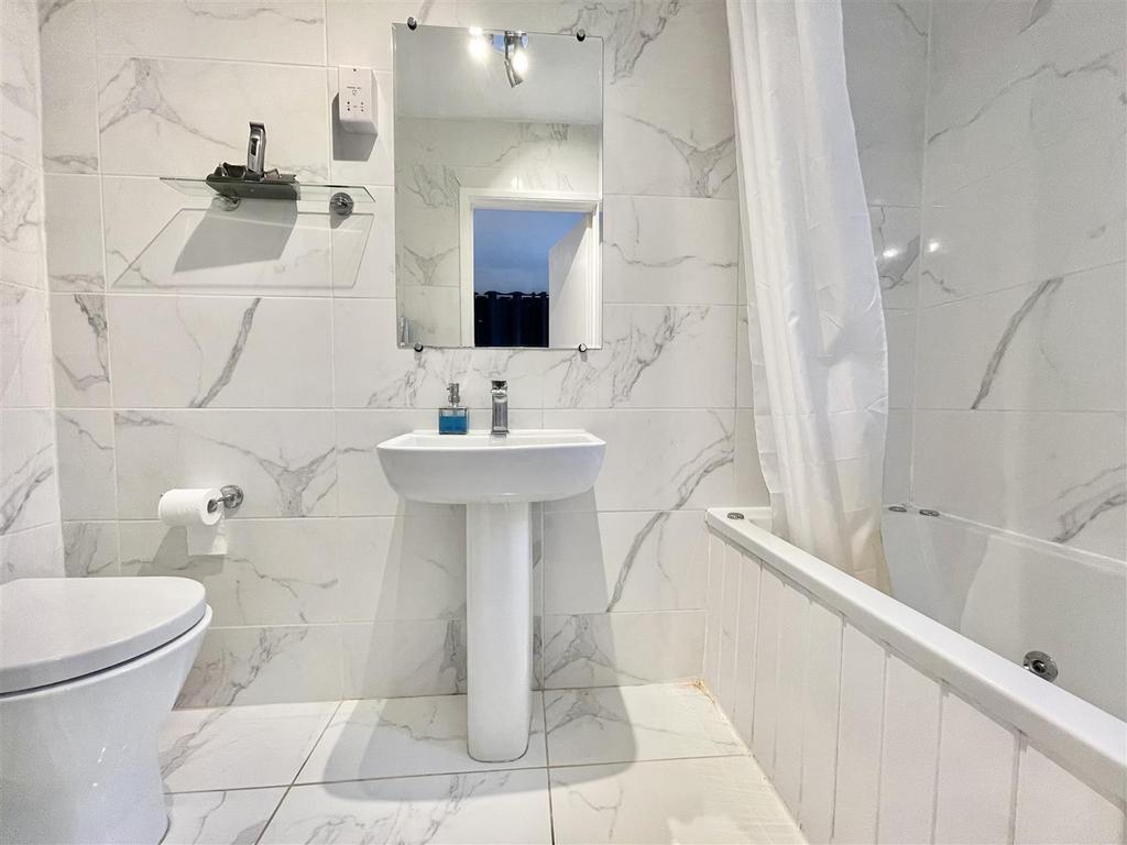 En suite bathroom