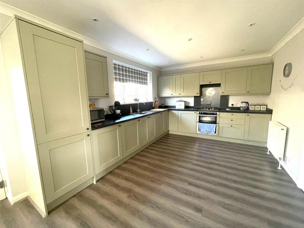 Draycott Avenue, Hornsea 3 bed house for sale £300,000