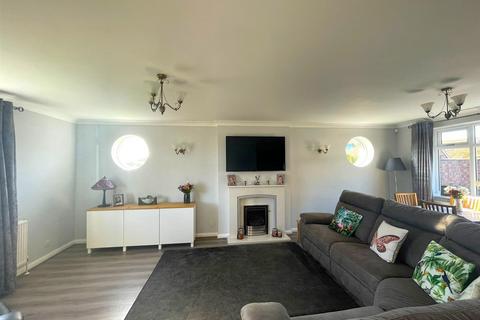 15 Draycott Avenue, Hornsea, HU18 1EX