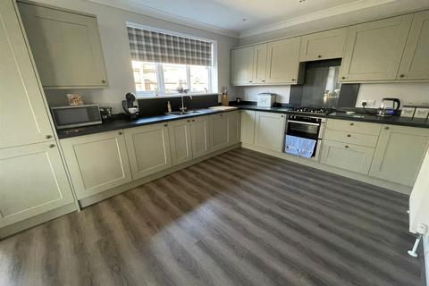 15 Draycott Avenue, Hornsea, HU18 1EX