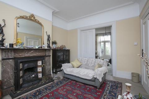 46 Knatchbull Road, London, SE5 9QY