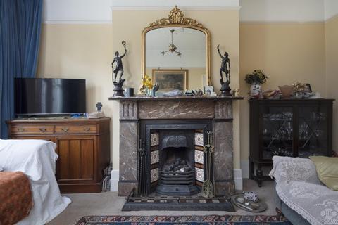 46 Knatchbull Road, London, SE5 9QY