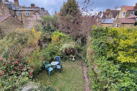 46 Knatchbull Road, London, SE5 9QY