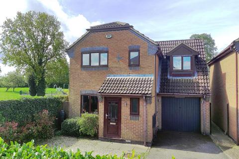 3 bedroom detached house for sale, Manor Grove, St. Neots PE19