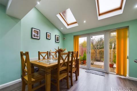 3 bedroom terraced house for sale - Blackwater Close, Basingstoke RG21