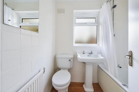 16 Cheviot Close, Banstead, SM7 2PD