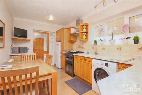 2 bedroom semi-detached bungalow for sale - Tylers Close, Chelmsford