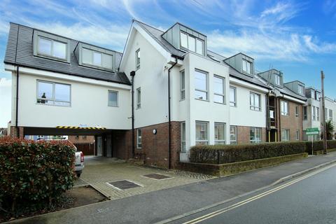 Flat 7 Bennett Court Denne Parade, Horsham, RH12 1BU
