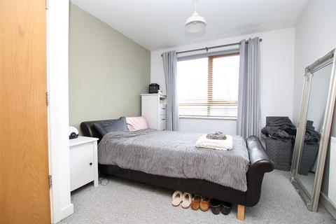 Flat 7 Bennett Court Denne Parade, Horsham, RH12 1BU