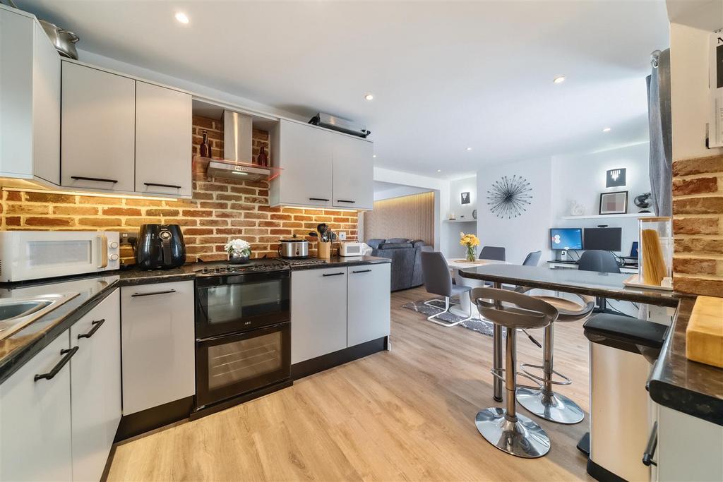 3 bedroom house for sale in Broadstairs by Guildcr