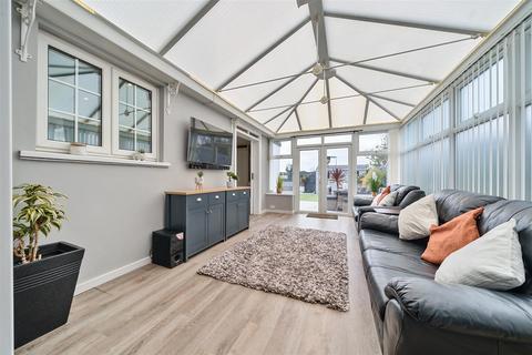 10 Fosters Avenue, Broadstairs, CT10 3HJ