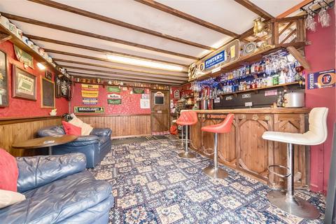 10 Fosters Avenue, Broadstairs, CT10 3HJ