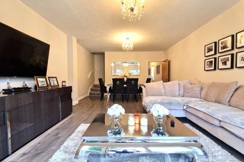 3 bedroom house to rent - Orchard Way, Chigwell IG7