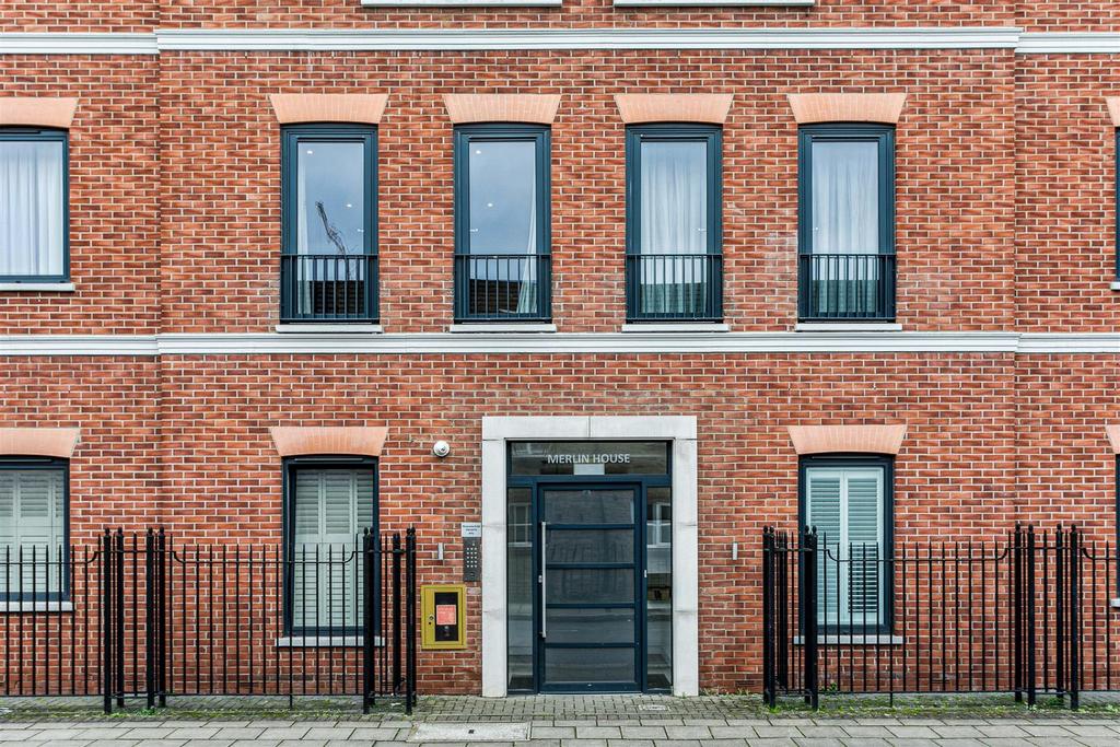 Merlin House, W4 - TO LET