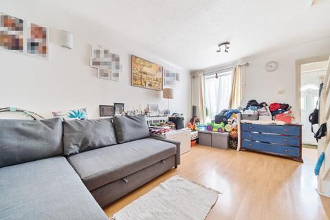 2 bedroom house for sale - Courtland Grove, London