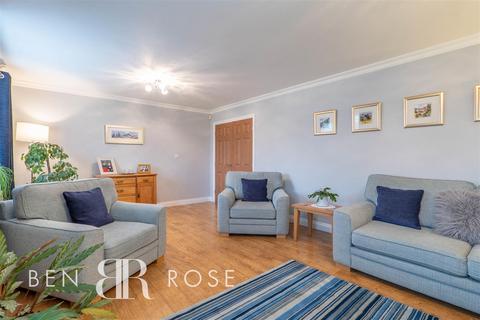 6 Apple Tree Close, Euxton, Chorley, PR7 6LN