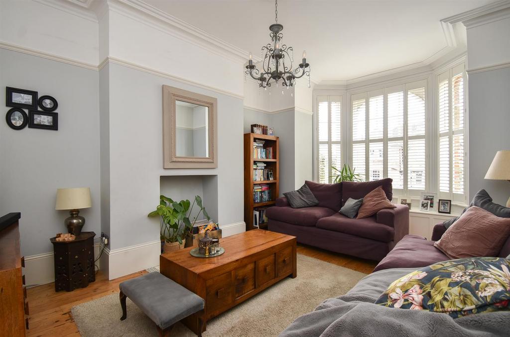 Springfield Road, St. LeonardsOnSea TN38 4 bed semidetached house to