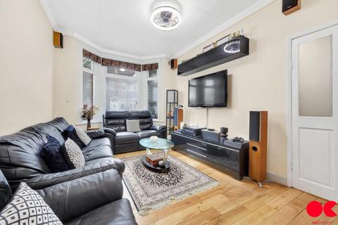 3 bedroom terraced house for sale, Park Avenue, East Ham E6