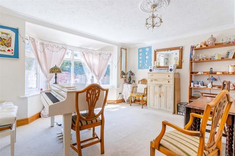 3 bedroom semi-detached bungalow for sale - Meadow Road, Worthing