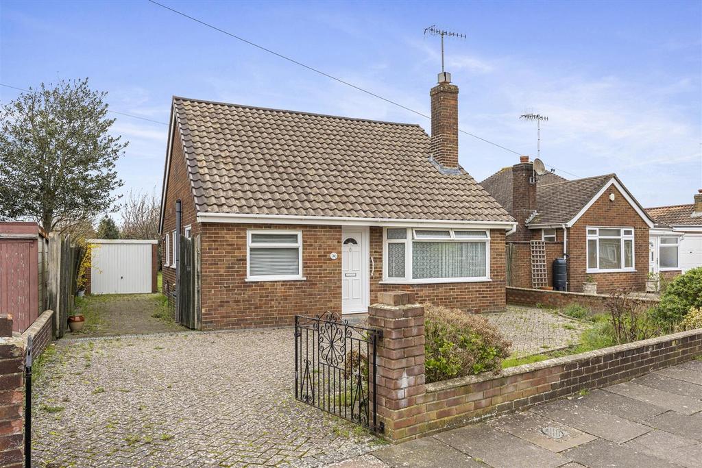 Cuckfield Crescent, Worthing 2 bed detached bungalow for sale £415,000