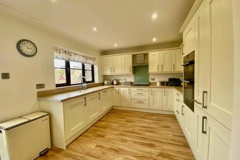 4 bedroom detached house for sale, Warren Bridge, Oundle, Peterborough