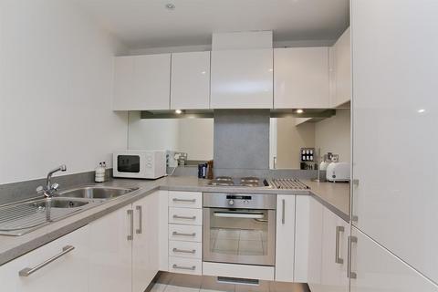 1 bedroom flat for sale, Viridian Apartments, 75 Battersea Park Road, London, SW8