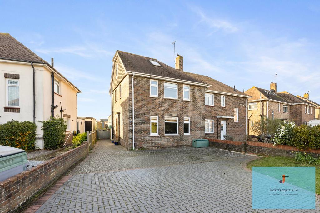 Orchard Close, Southwick, Brighton, BN42 4 bed semidetached house for