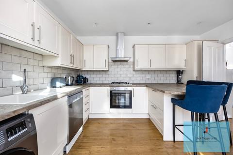 12 Orchard Close, Southwick, Brighton, BN42 4NJ