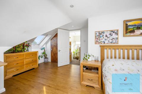 12 Orchard Close, Southwick, Brighton, BN42 4NJ