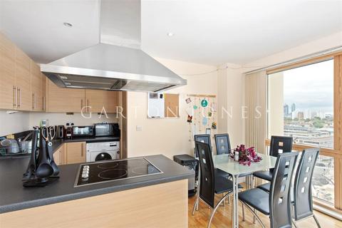 2 bedroom flat to rent - Metro Central Heights, 119 Newington Causeway, Elephant and Castle, London, SE1