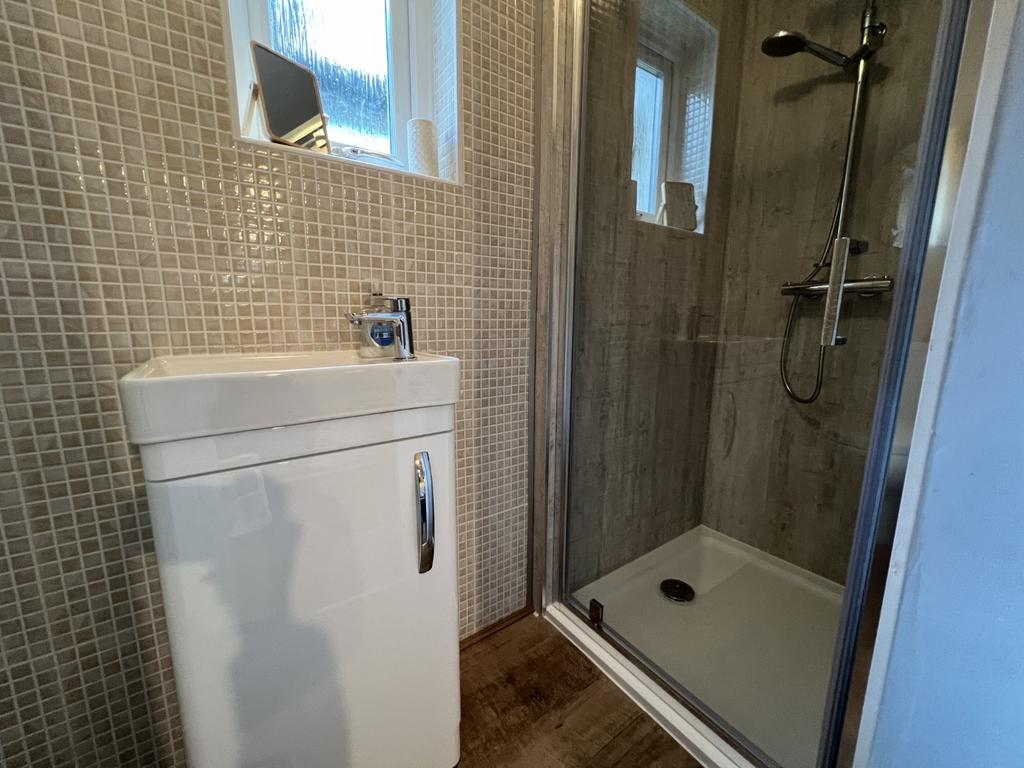 En Suite Shower Room