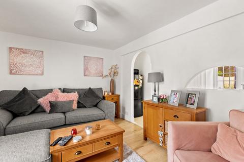2 Beaconsfield Road, Dover, CT16 2LJ