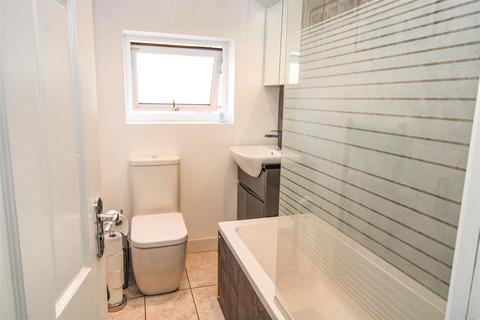 16 Bear Tree Road, Parkgate, Rotherham, S62 6JA