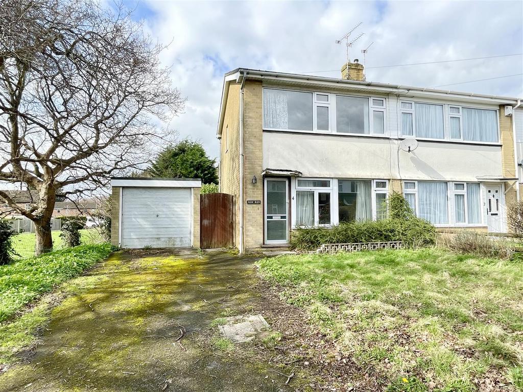 Pilgrims Way, Poole BH17 2 bed semidetached house for sale £275,000