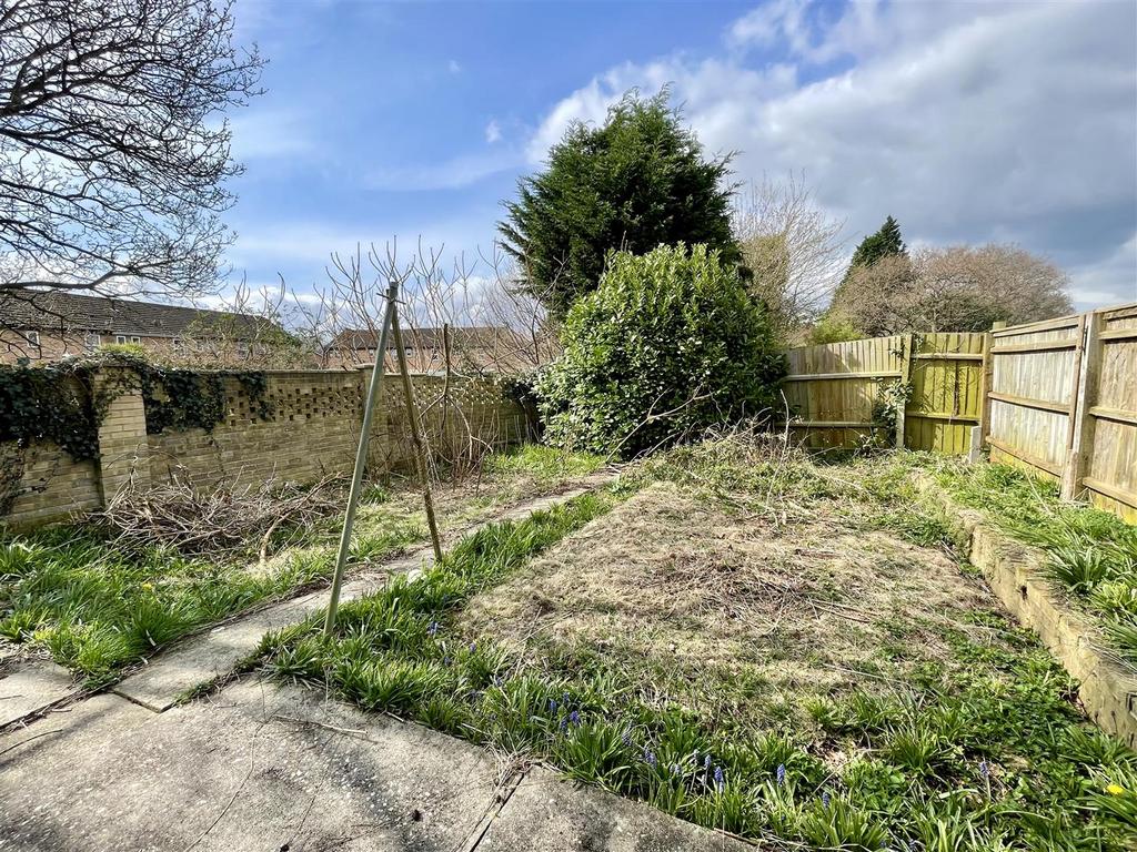 Pilgrims Way, Poole BH17 2 bed semidetached house for sale £275,000