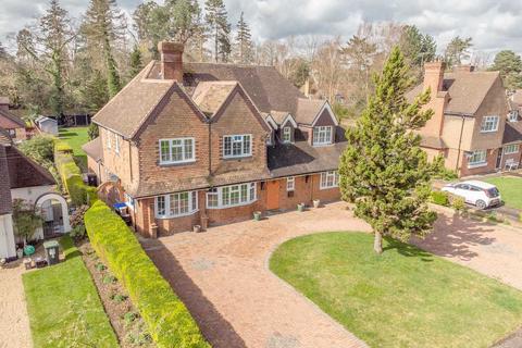 3 Pinewood Close, Iver, SL0 0QS