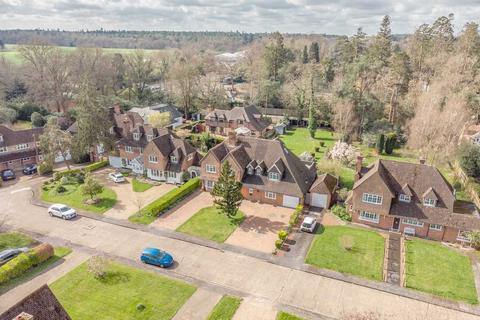 3 Pinewood Close, Iver, SL0 0QS