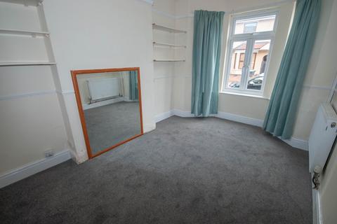 3 bedroom terraced house to rent, Acacia Grove, Rugby, CV21
